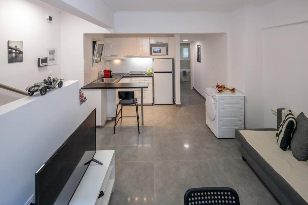 Hilton Area Brand New Comfortable Apartment Athen Eksteriør billede